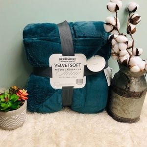 Berkshire Velvet Soft Reverse Plush Throw: Turquoise | 55" x 70"